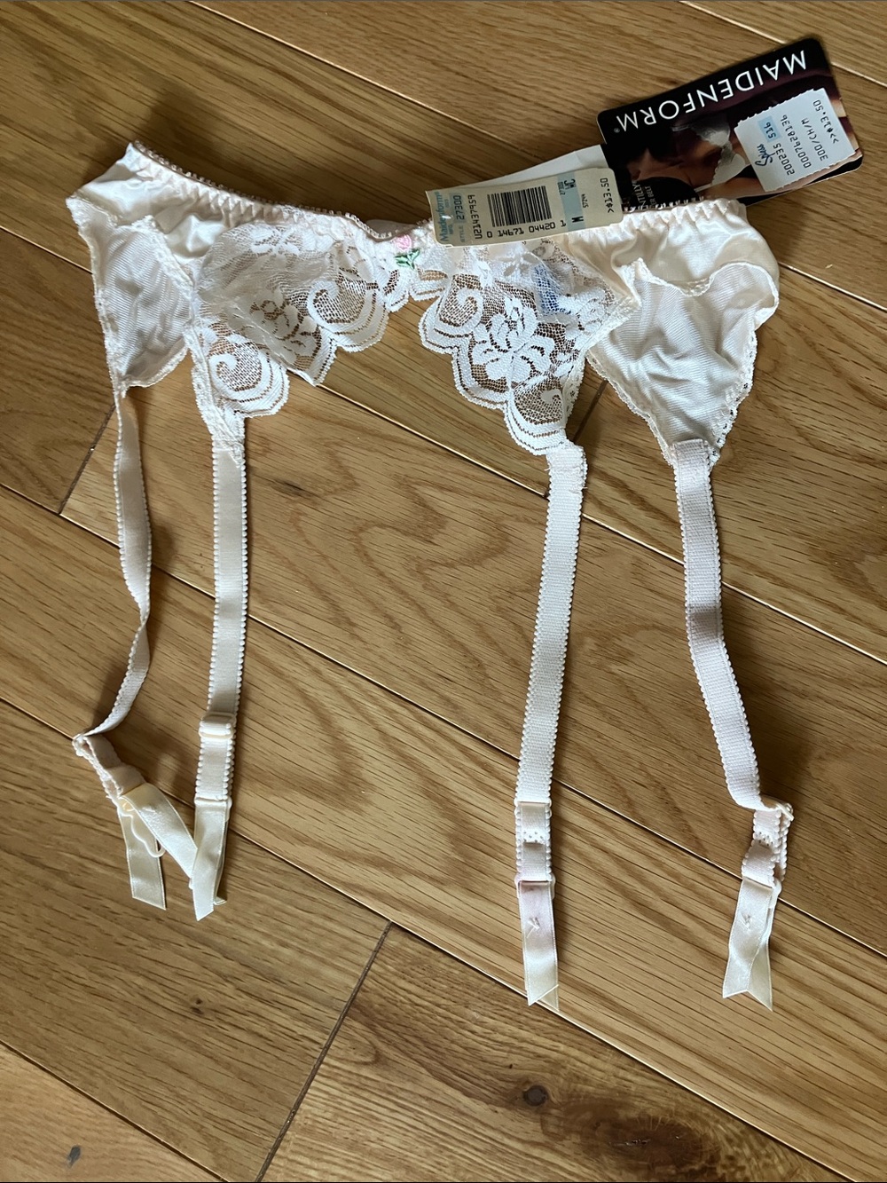 Vintage Maidenform Ivory Lace Garter Belt with Floral Trim medium